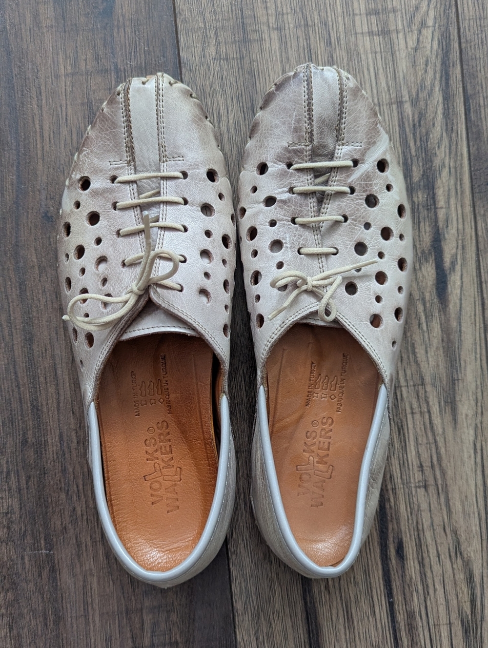 Volks Walkers Lace-Up Leather Flats